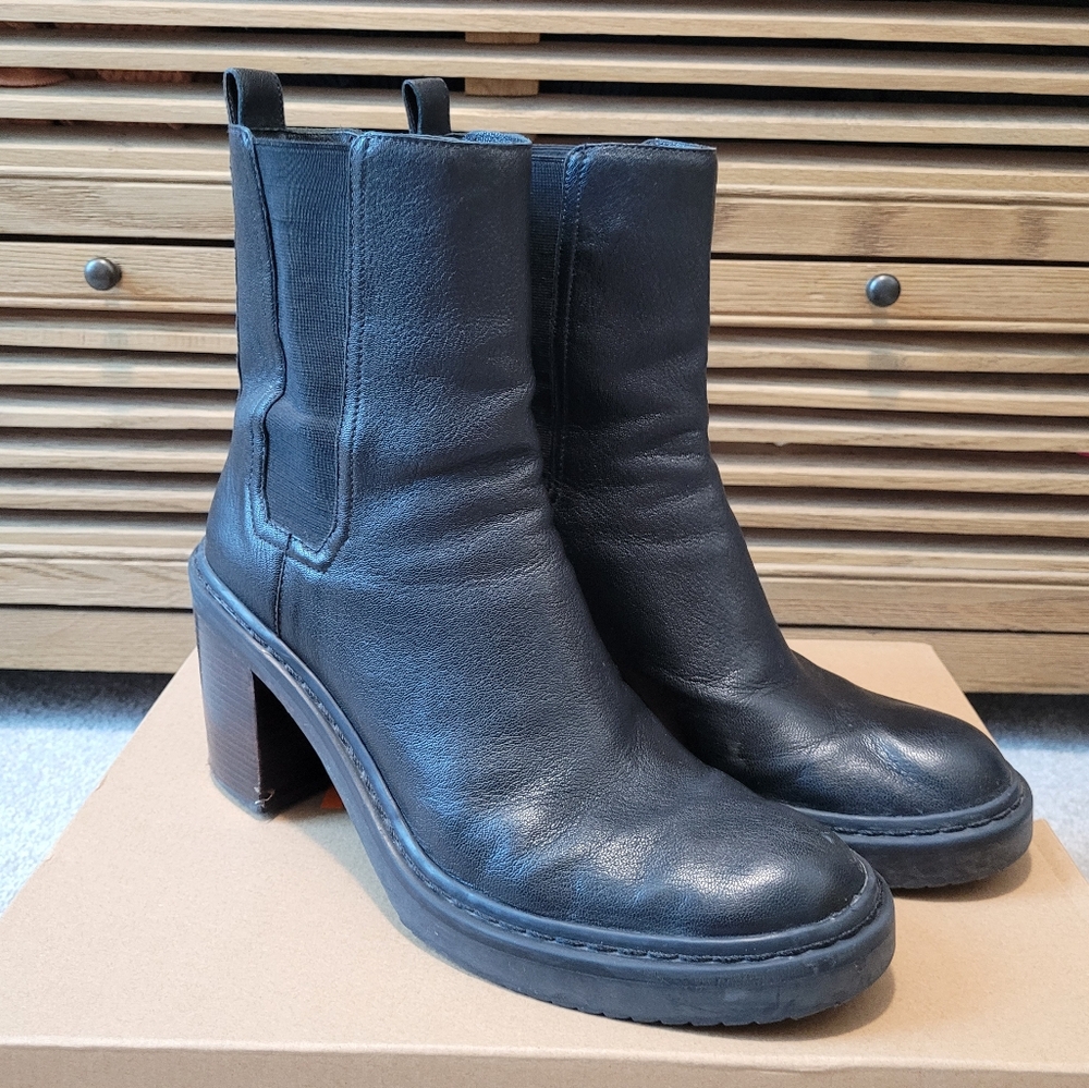 Loise et Cie Black Leather Boots With Chunky Heel